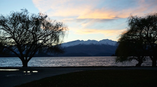Sunset over Lake Wanaka, New Zealand - itinerary for the South Island